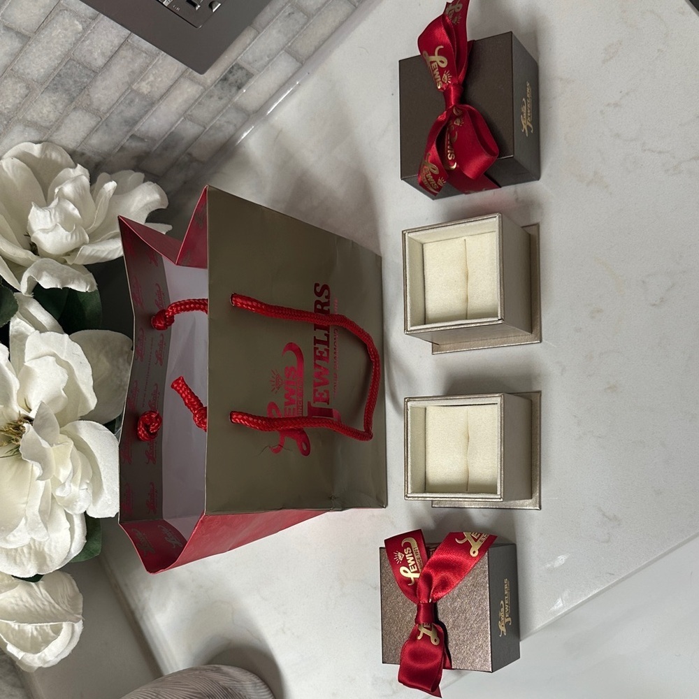 Lewis Jewelers Gift Set with Boxes and Bag